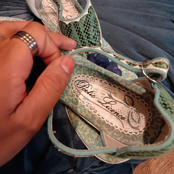 Poetic License Floral Green and Blue Sandals Siz 40.5 - Picture 5 of 5